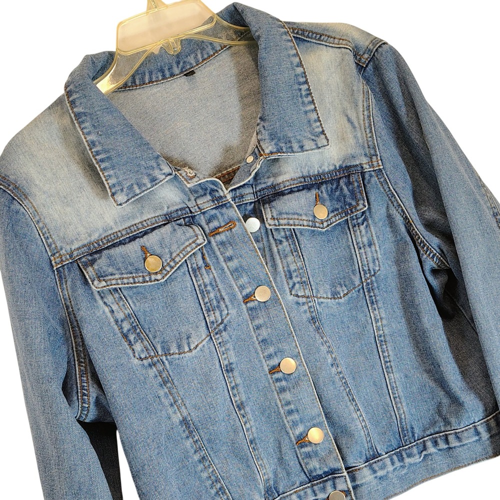 Womens Med Wash Blue Distressed Denim Trucker Jacket Cropped Faded Button Up XL